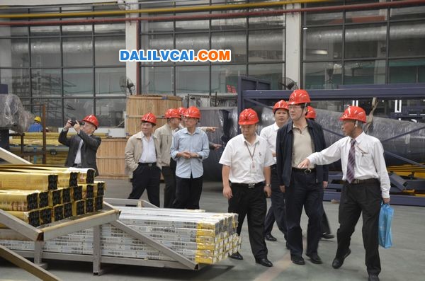 鋁業(yè)專家通觀偉昌鋁型材自動化立體倉庫