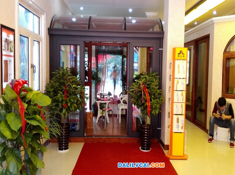 偉業(yè)鋁合金門(mén)窗安徽黃山形象店內(nèi)豪華陳列