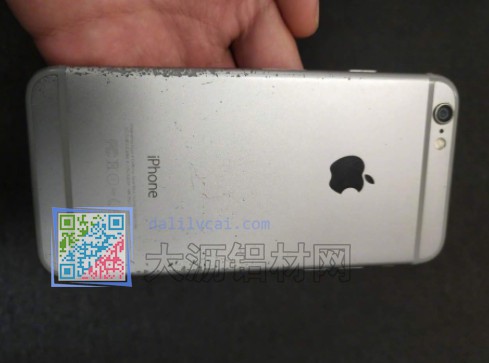 陽極氧化工藝后的蘋果iphone 6手機(jī)被自然氧化