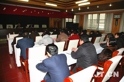 兗礦集團(tuán)公司黨風(fēng)廉政檢查考核組到電鋁公司檢查