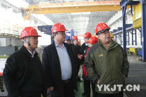 中國國防工業(yè)企業(yè)協(xié)會到輕合金公司調(diào)研1