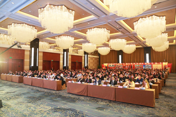 堅(jiān)美鋁業(yè)2017年全國(guó)經(jīng)銷(xiāo)商年會(huì)經(jīng)銷(xiāo)商年會(huì)現(xiàn)場(chǎng)